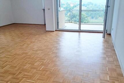 Wohnung Cham - 3 Zimmer, 89 m&sup2;, 950&euro; | Angebot:27589902