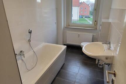 Wohnung Bitterfeld-Wolfen Bitterfeld - 4 Zimmer, 76 m&sup2;, 571&euro; | Angebot:25127334