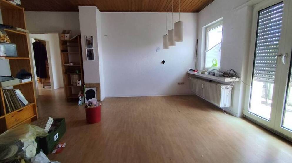 großzügige 3-Zimmer-Küche-Bad mit großem Balkon und Kaminofen