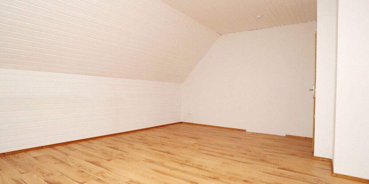 Großräumige 2,5-Zimmer Wohnung auf zwei Ebenen in Henstedt-Ulzburg 2 zimmer