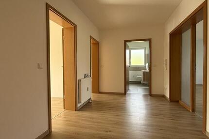 Wohnung Satteldorf - 3 Zimmer, 86 m&sup2;, 850&euro; | Angebot:26443763