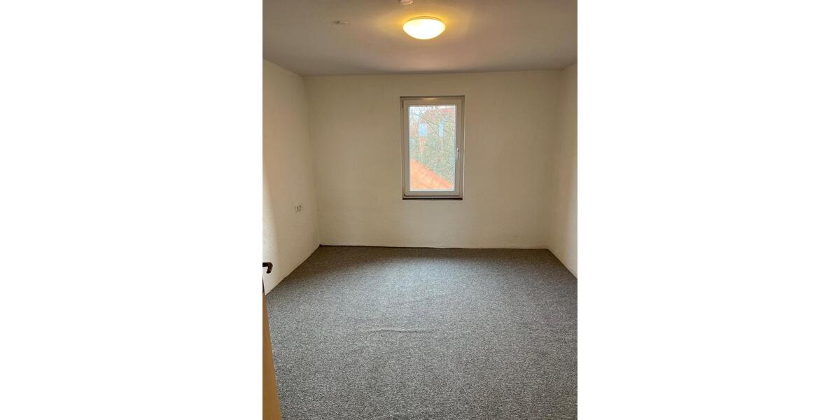 Etagenwohnung Königslutter am Elm - 4.5 Zimmer, 90 m&sup2;, 550&euro; | Angebot:25048496