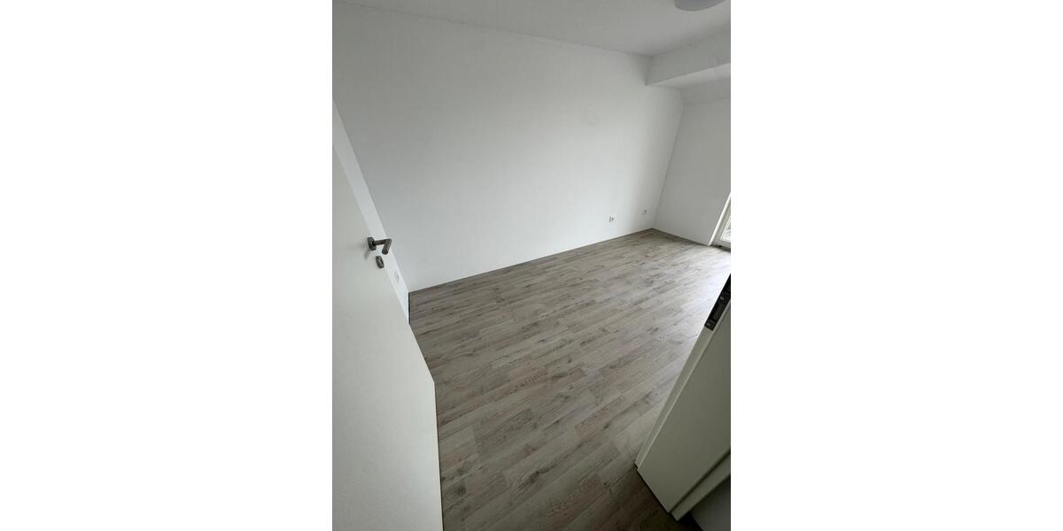 Dachgeschoßwohnung Ehingen (Donau) - 3.5 Zimmer, 90 m&sup2;, 1.000&euro; | Angebot:26670354