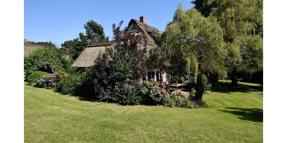 Traumhaus unter Reet! Repräsentatives Wohnhaus in Top Lage der Wingst zu vermieten. 6 zimmer