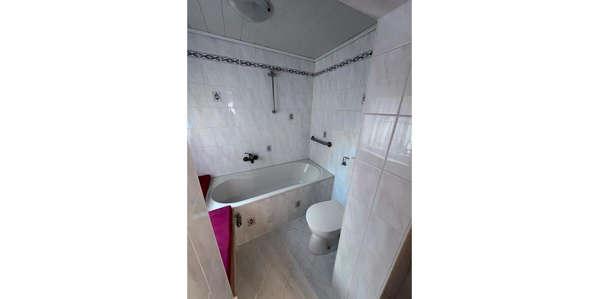 Reihenhaus Delligsen - 7 Zimmer, 195 m&sup2;, 1.050&euro; | Angebot:26225566