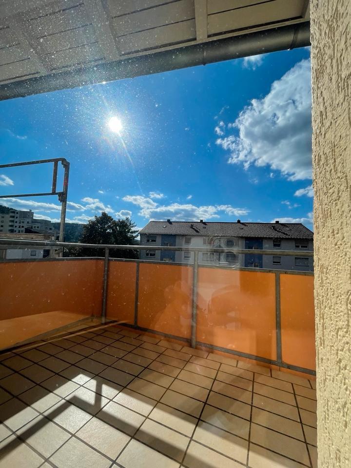 Lichtdurchflutete 3 Zimmer Wohnung im Ebinger Westen