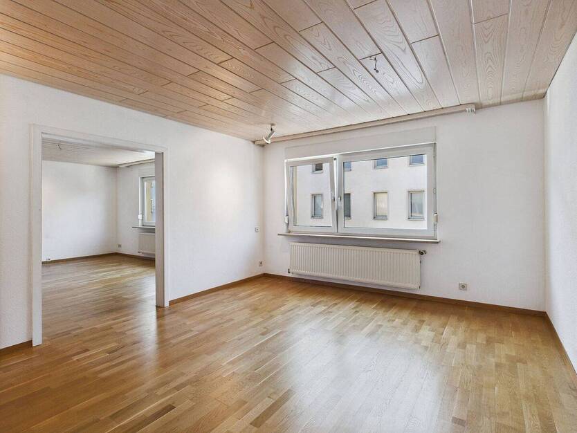Zentrales Wohnen in Stuttgart-Ost: Charmante 4-Zimmer-Wohnung mit Stellplatz 4 zimmer
