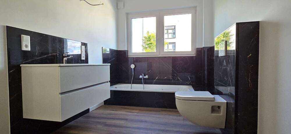 Wohnung zum Mieten in Aschaffenburg 1.400 € 100 m²