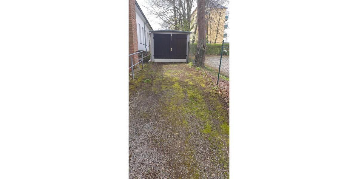 Exklusive 5-Zimmer-Wohnung in schöner Villa. Mit eigenem Gartenbereich und Garage. 5 zimmer