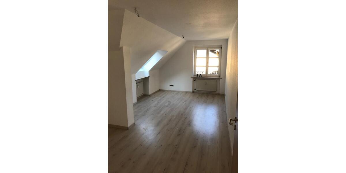 Dachgeschoßwohnung Trebgast - 3.5 Zimmer, 101 m&sup2;, 750&euro; | Angebot:24525570