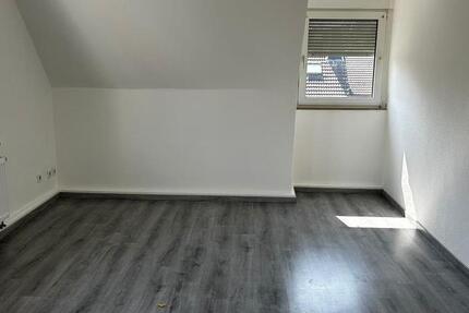 Renovierte 4-Zimmer Wohnung ab sofort verfügbar zimmer