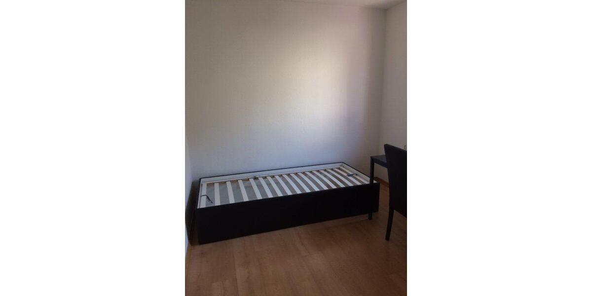 Wohnen auf Zeit Esslingen am Neckar Pliensauvorstadt - 11 Zimmer, 87 m&sup2;, 305&euro; | Angebot:26386834