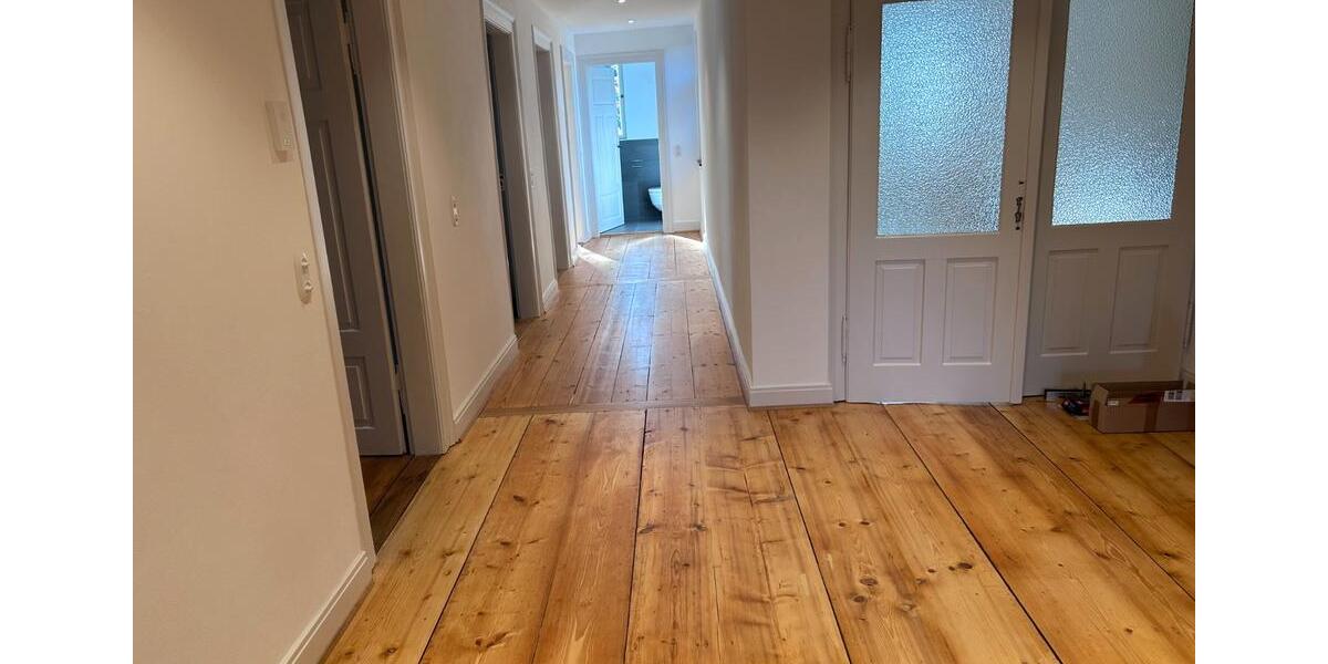 Dachgeschoßwohnung Ravensburg - 5 Zimmer, 153 m&sup2;, 2.475&euro; | Angebot:26562340