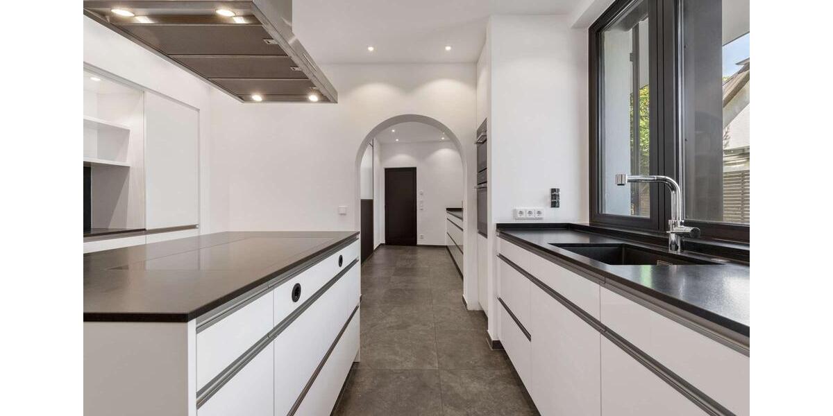 Villa München Hadern - 6 Zimmer, 377 m&sup2;, 10.500&euro; | Angebot:21557318