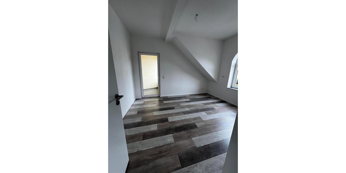 Dachgeschoßwohnung Ennepetal - 4 Zimmer, 900&euro; | Angebot:23531984