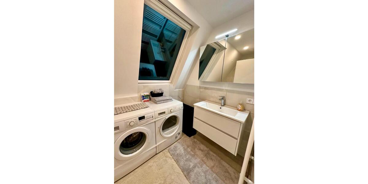 Dachgeschoßwohnung Köln Nippes - 2 Zimmer, 55 m&sup2;, 1.330&euro; | Angebot:25239858