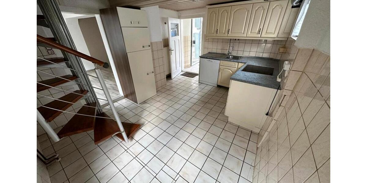 Einfamilienhaus Hungen - 4 Zimmer, 90 m&sup2;, 850&euro; | Angebot:26567476