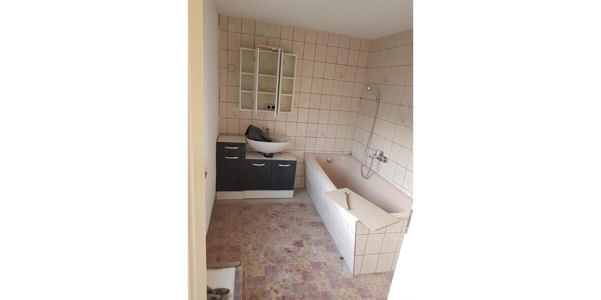 Etagenwohnung Saarbrücken West - 3 Zimmer, 75 m&sup2;, 800&euro; | Angebot:25994671