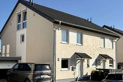 Haus Bornheim - 5 Zimmer, 137 m&sup2;, 2.000&euro; | Angebot:26473787