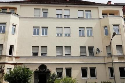 schön renovierte 3 ZKB Altbauwohnung 3 zimmer