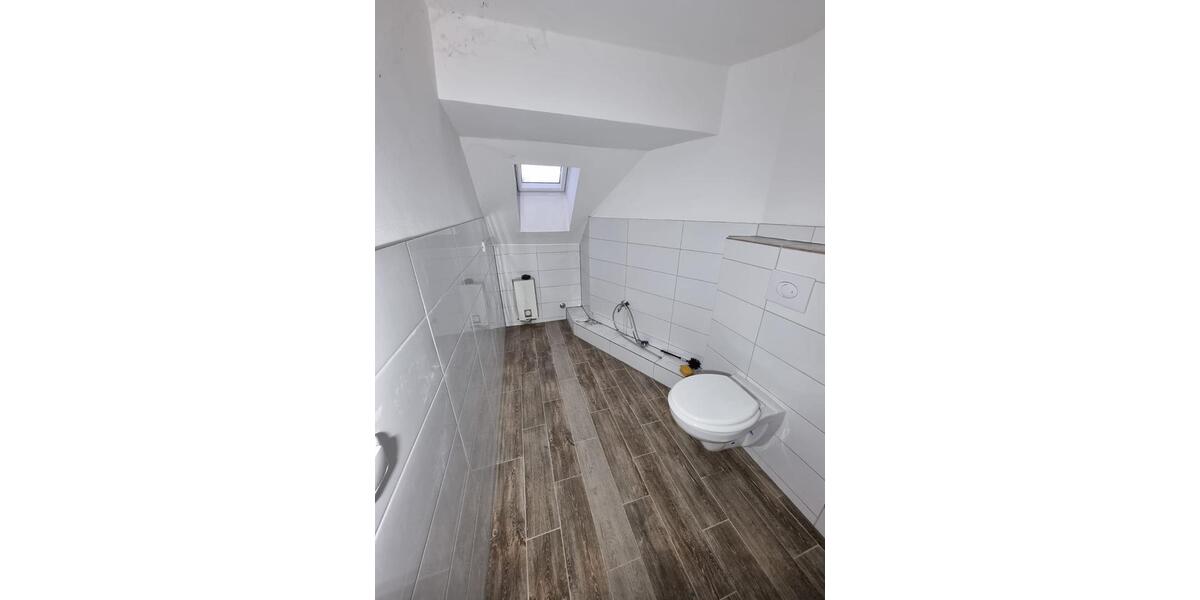 Dachgeschoßwohnung Duisburg Duisburg-Mitte - 2 Zimmer, 50 m&sup2;, 600&euro; | Angebot:24508754