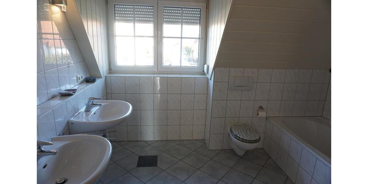 Doppelhaushälfte Herrieden - 5 Zimmer, 106 m&sup2;, 1.160&euro; | Angebot:25977754