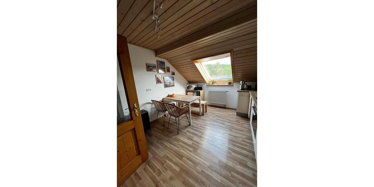 Dachgeschoßwohnung Diespeck - 4 Zimmer, 95 m&sup2;, 665&euro; | Angebot:26546291