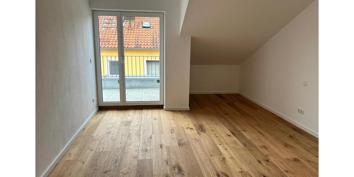 Dachgeschoßwohnung Langquaid - 3 Zimmer, 85 m&sup2;, 950&euro; | Angebot:26441002
