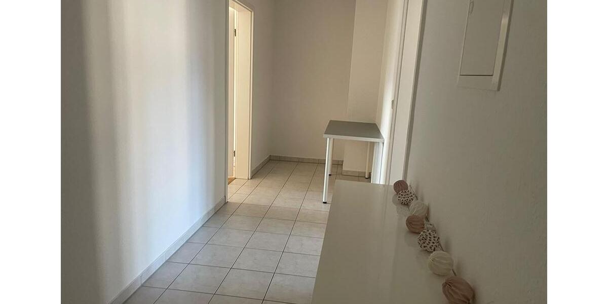 Dachgeschoßwohnung Chemnitz Ebersdorf - 3 Zimmer, 69 m&sup2;, 300&euro; | Angebot:26038269