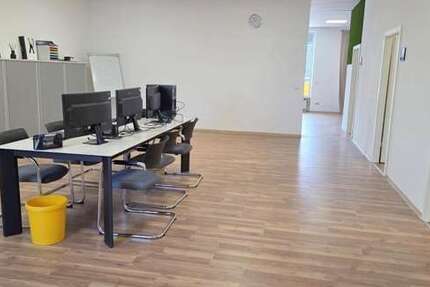 Gewerbeobjekt Schwandorf - 1.390&euro; | Angebot:26953296