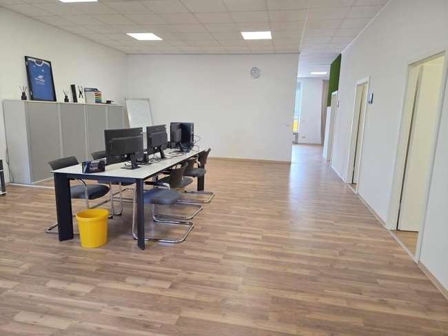 Gewerbeobjekt Schwandorf - 1.390&euro; | Angebot:26953296