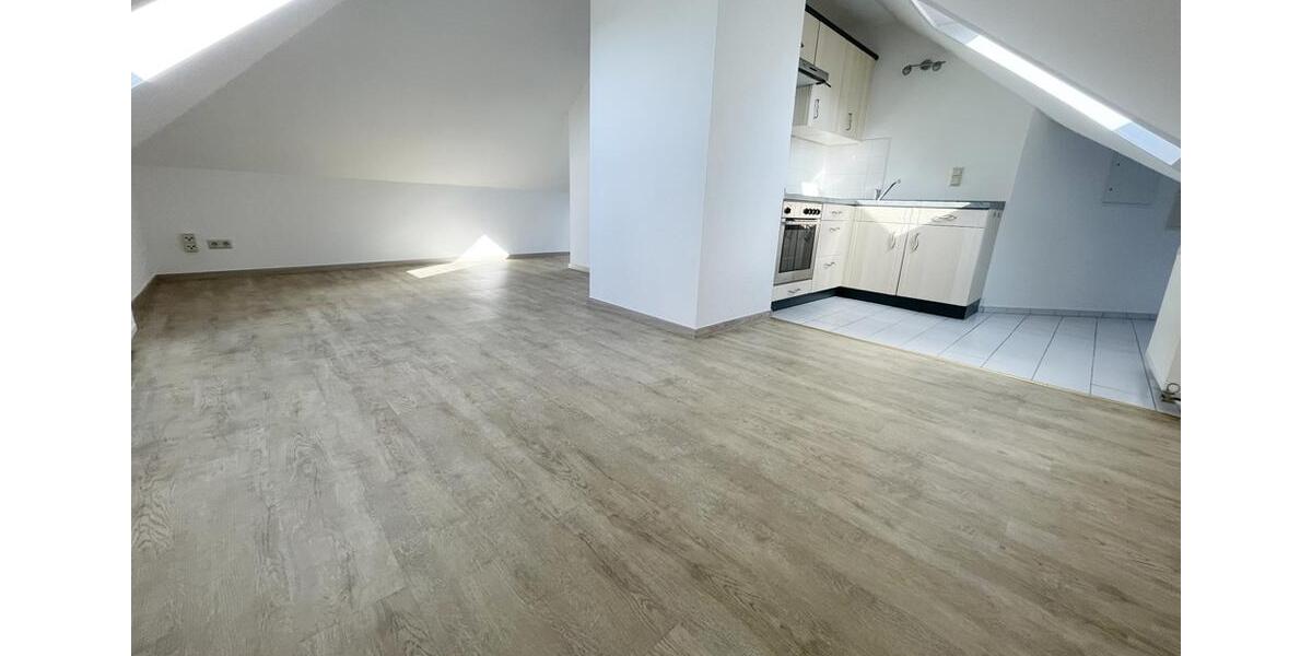 *** Gemütliches 2-Raum-DG-Kuschelnest mit Einbauküche in Weißenborn bei Freiberg *** 2 zimmer