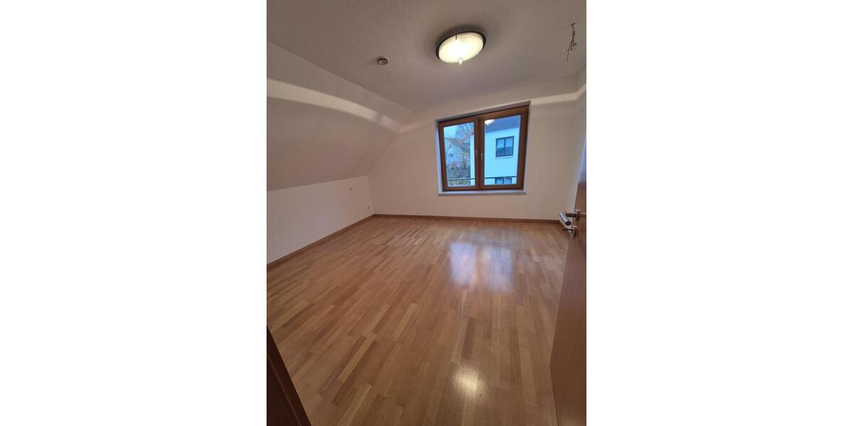 Einfamilienhaus mit Garten, Keller, Wärmepumpe & Photovoltaik 6 zimmer