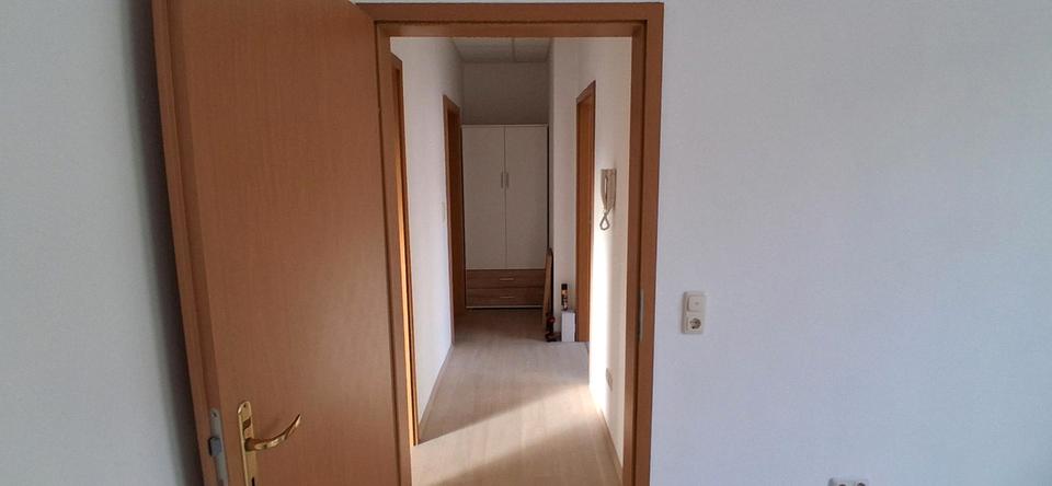 Etagenwohnung Groitzsch - 2 Zimmer, 70 m&sup2;, 490&euro; | Angebot:25831506