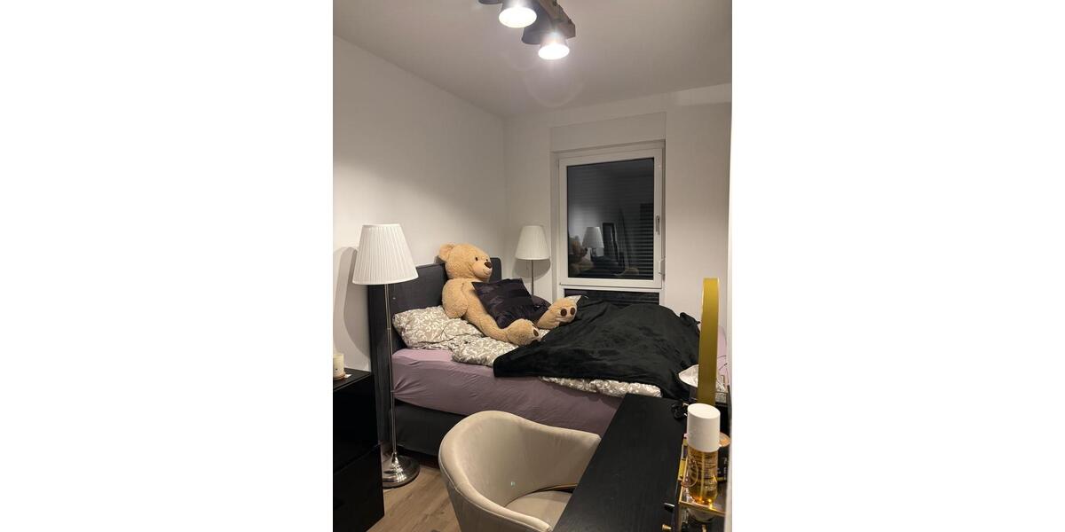 Etagenwohnung Schönefeld - 1.5 Zimmer, 42 m&sup2;, 850&euro; | Angebot:26675862