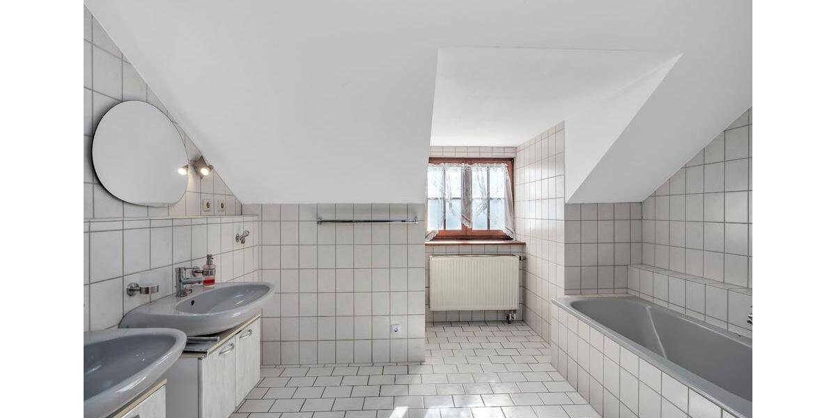 Etagenwohnung Schrozberg - 4 Zimmer, 97 m&sup2;, 890&euro; | Angebot:25990806