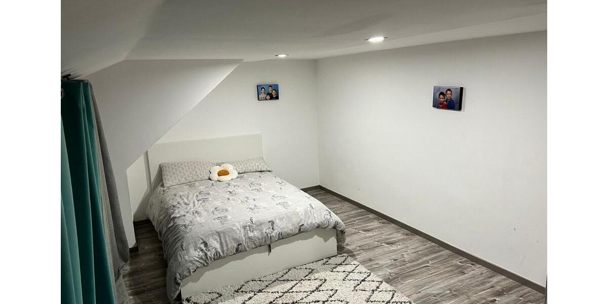 Großzügiges Haus mit eigenem Garten zu Vermieten 4 zimmer