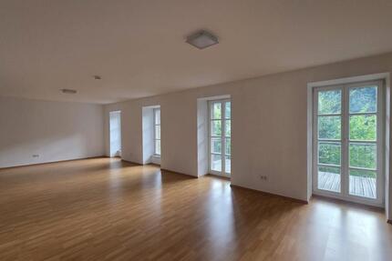 Wohnung Quierschied - 4 Zimmer, 155 m&sup2;, 1.250&euro; | Angebot:24474500