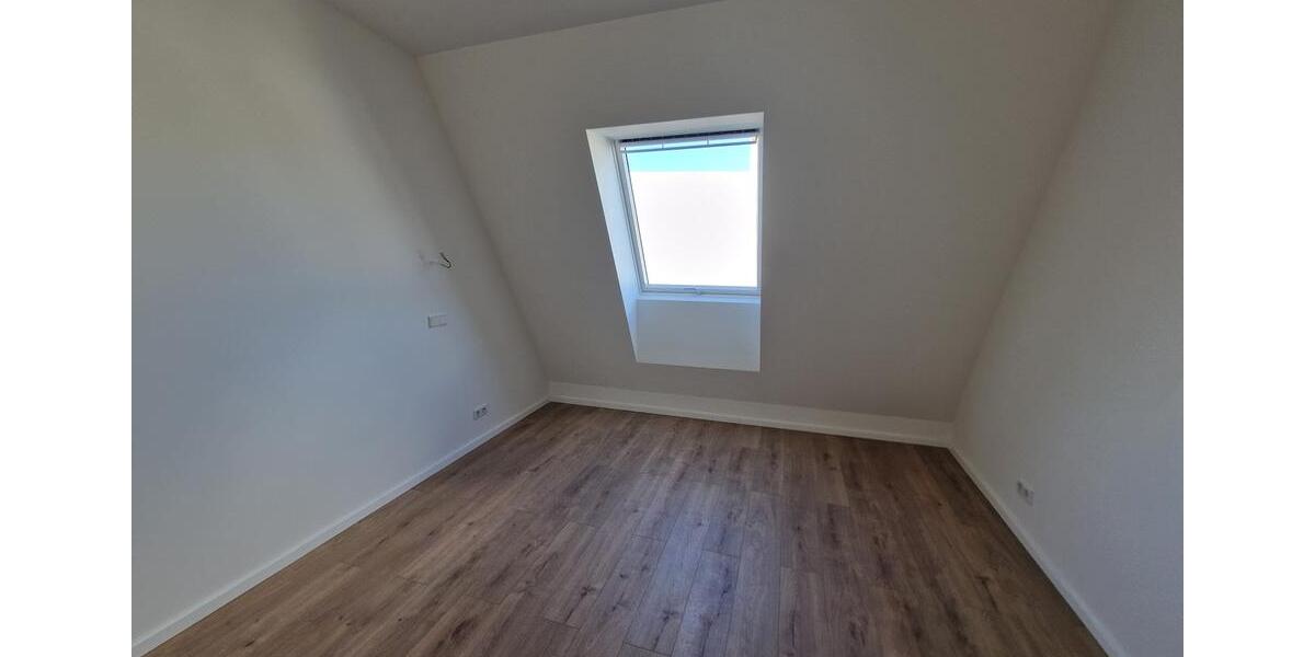 Dachgeschoßwohnung Berlin Mitte - 4 Zimmer, 122 m&sup2;, 2.501&euro; | Angebot:23317054