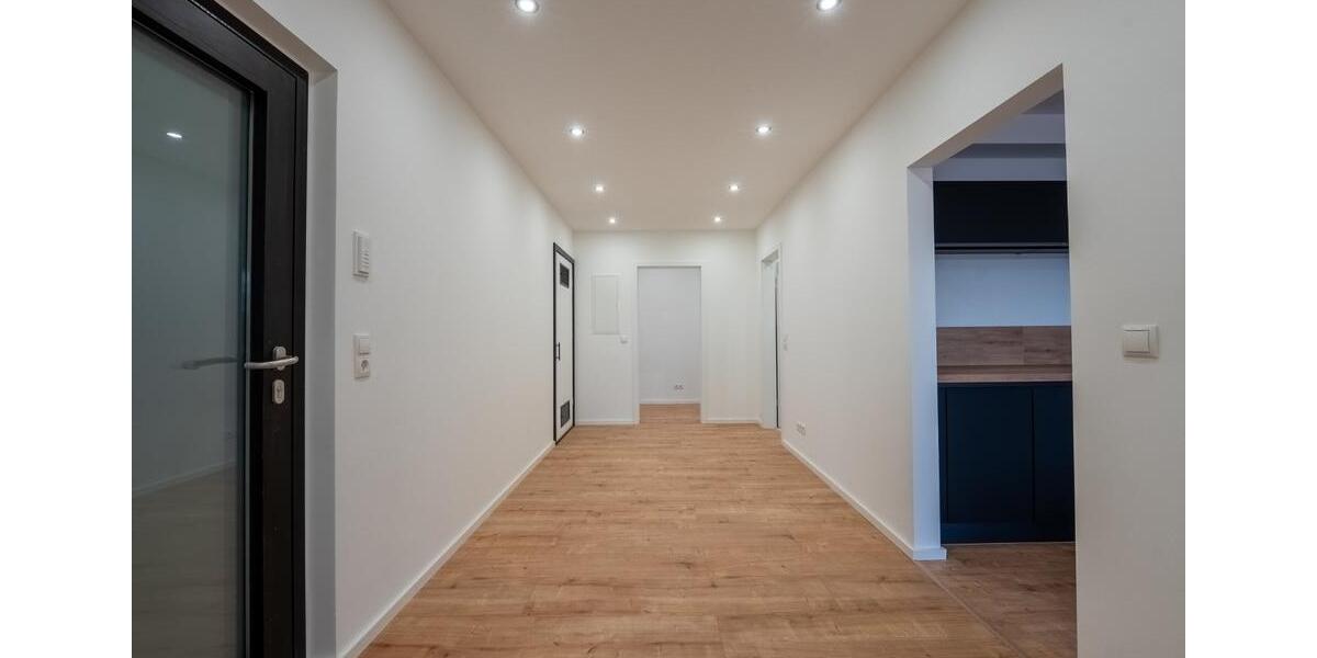 Dachgeschoßwohnung Neuwied - 4 Zimmer, 125 m&sup2;, 1.750&euro; | Angebot:25543097