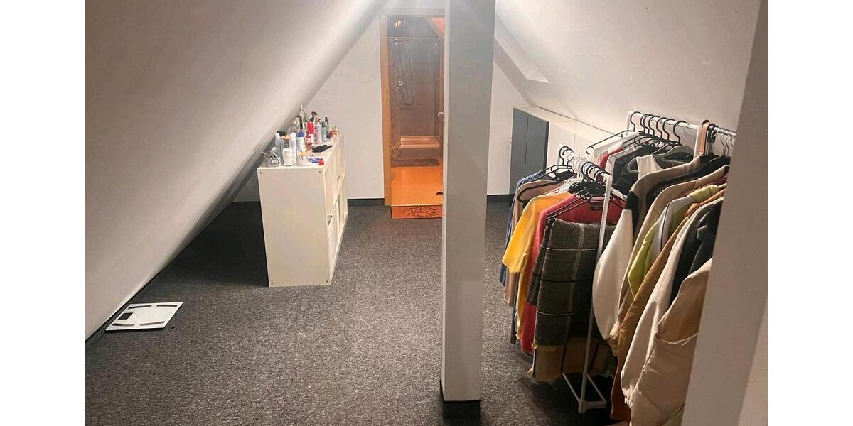 Dachgeschoßwohnung Nufringen - 49 Zimmer, 50 m&sup2;, 1.100&euro; | Angebot:24633377