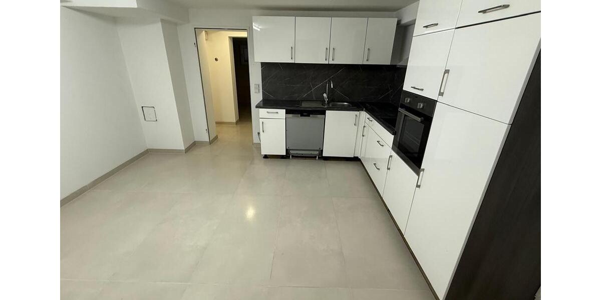 3-Zimmer Wohnung 68m2 Modernisiert KG mit Einbauküche 3 zimmer