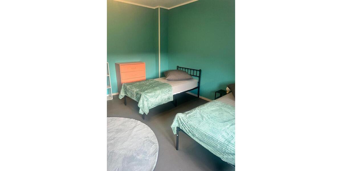 Dachgeschoßwohnung Frankfurt am Main Innenstadt 1 - 5 Zimmer, 140 m&sup2;, 2.200&euro; | Angebot:26264072