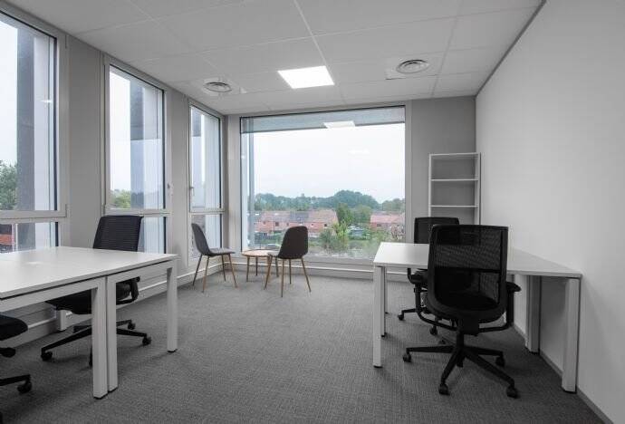 All-inclusive-Zugang zu professionellen Büroräumen für 3 Personen in Regus Hohe Bleichen zimmer