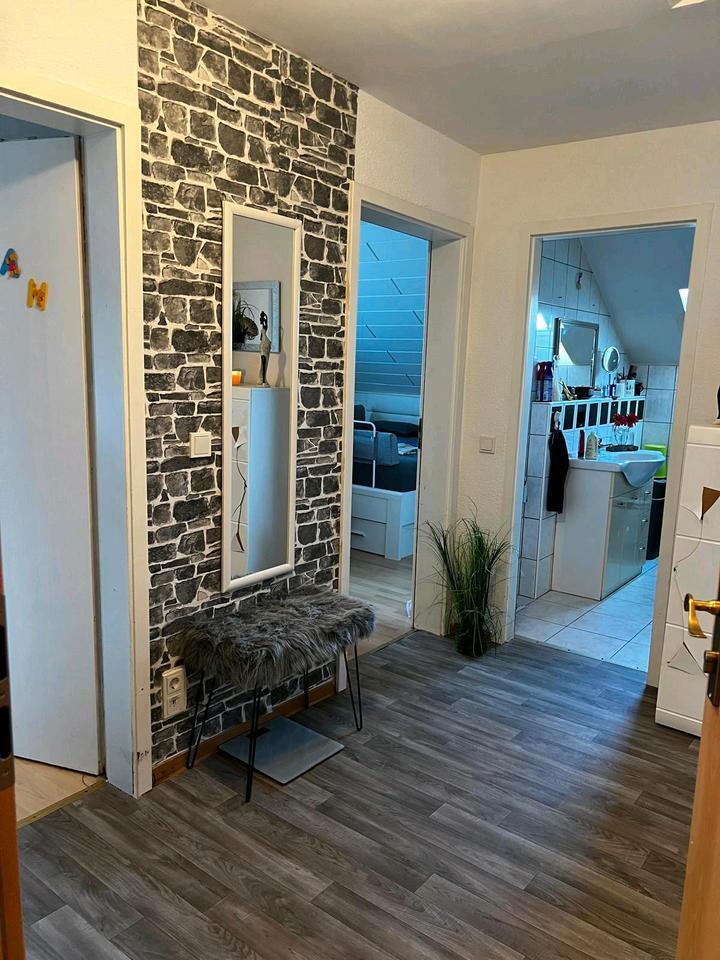 3 Zimmer Küsche Bad in Diefflen. Die Kaltmiete ist 550 Euro