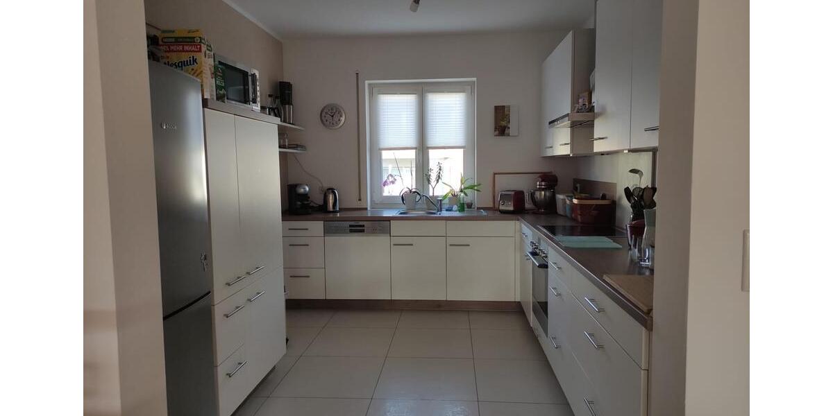 Etagenwohnung Schwandorf - 4 Zimmer, 100 m&sup2;, 1.225&euro; | Angebot:25855047