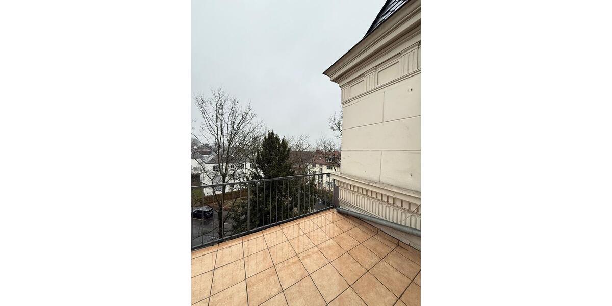 Dachgeschoßwohnung Wiesbaden Klarenthal - 3 Zimmer, 82 m&sup2;, 1.270&euro; | Angebot:25873637