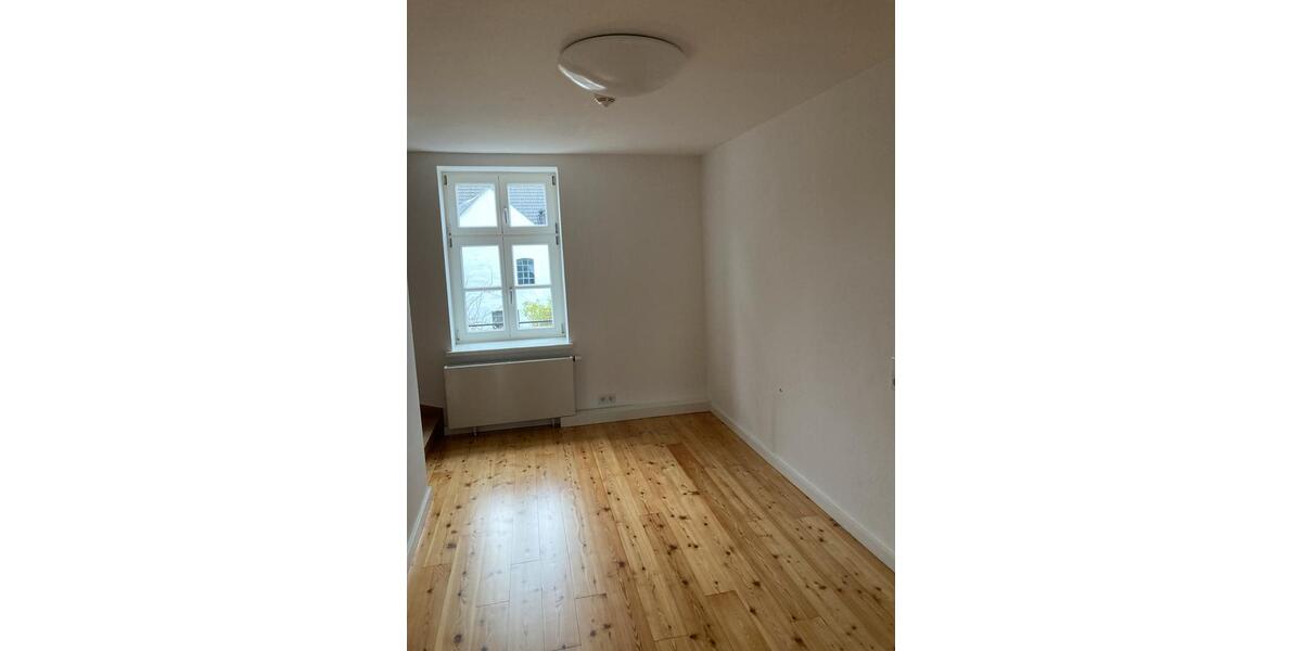 Dachgeschoßwohnung Warstein - 5 Zimmer, 129 m&sup2;, 900&euro; | Angebot:26612574