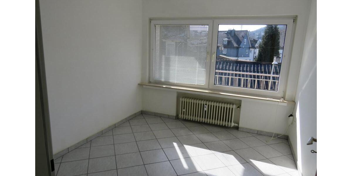 Etagenwohnung Netphen - 3 Zimmer, 82 m&sup2;, 656&euro; | Angebot:25933370