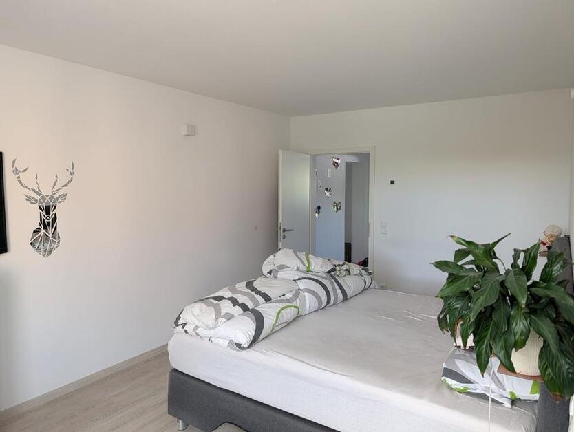 Helle 4-Zimmer-Wohnung mit Balkon in Regensburg West ab 1.12.25